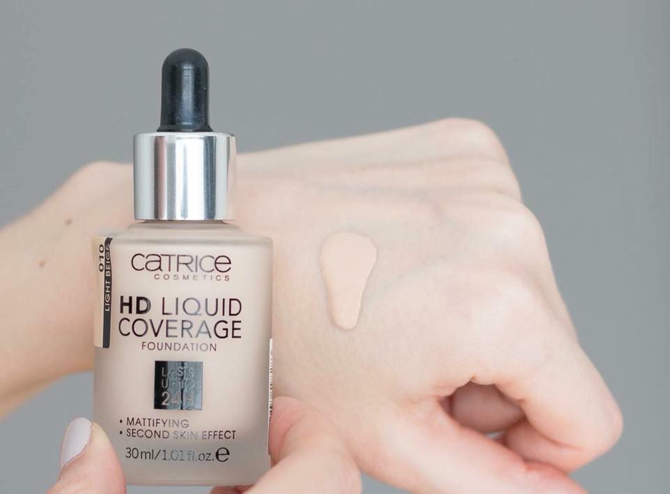 KEM NỀN CATRICE HD LIQUID COVERAGE 24H ( 020 ) 30ml. Sản phẩm thích hợp với da dầu và da hỗn hợp.