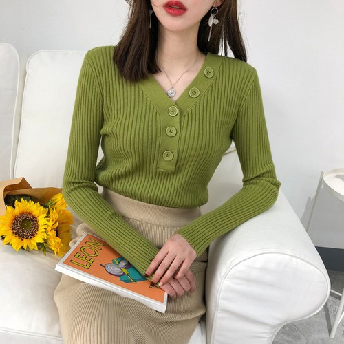 Áo len nữ cổ v đính cúc cách điệu