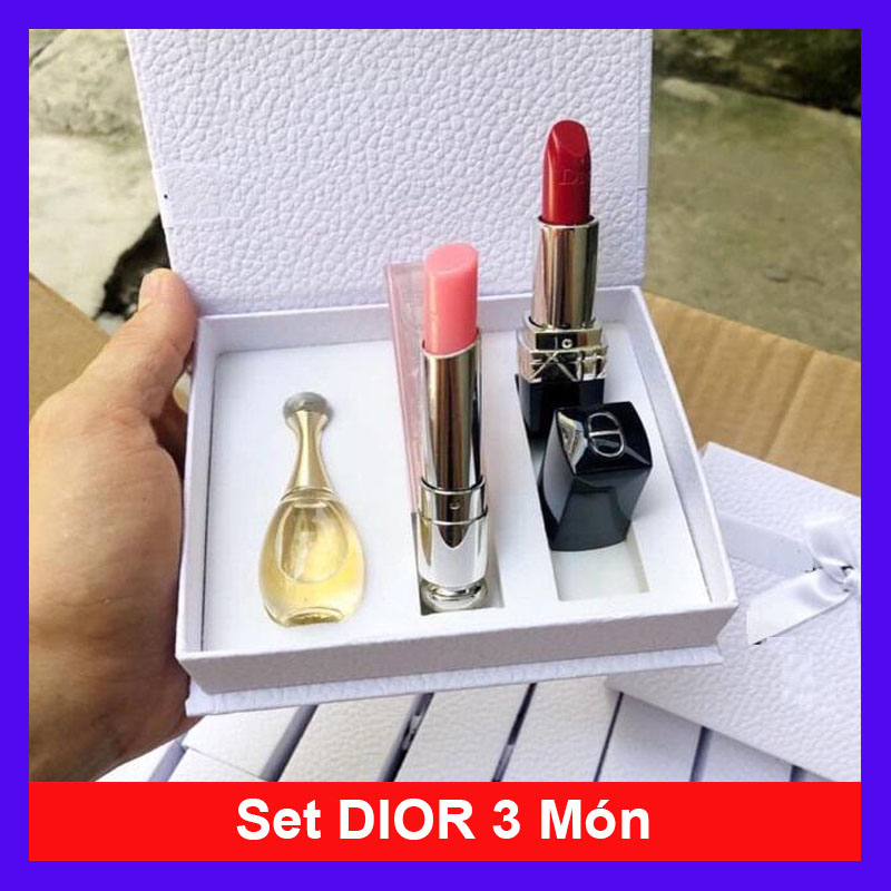 Set son và nước hoa làm quà tặng