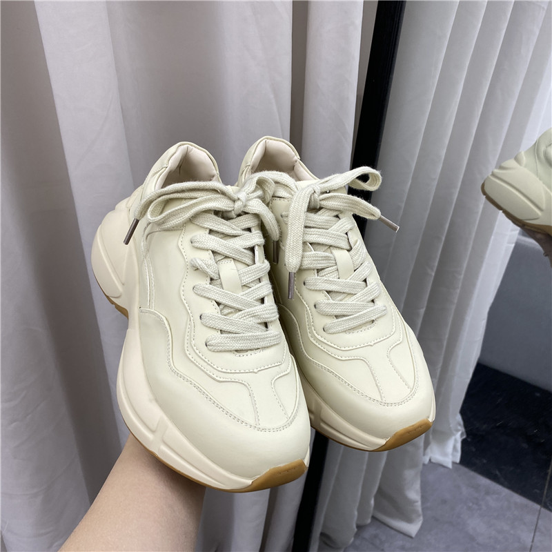 Giày nữ, Giày sneaker nữ Gc trơn độn đế bánh mì. Chất liệu da nền, êm chân. Kiểu dáng thể thao, trẻ trung, năng động