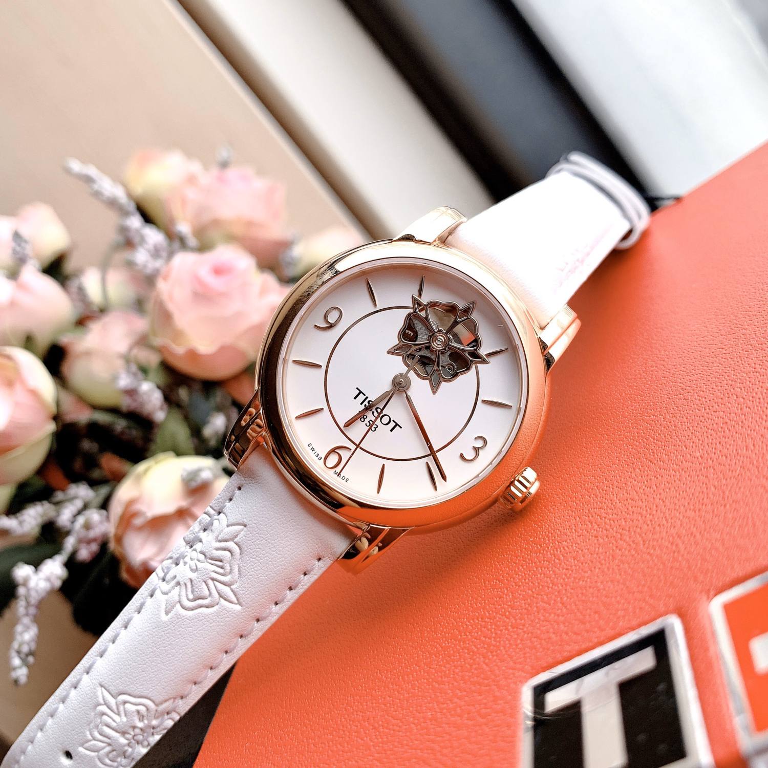 Đồng hồ Nữ chính hãng Tissot 1853 Automatic T050.207.37.017.04 Size 35,Hở tim,Mặt trắng-Máy cơ tự động-Dây da trắng cao cấp