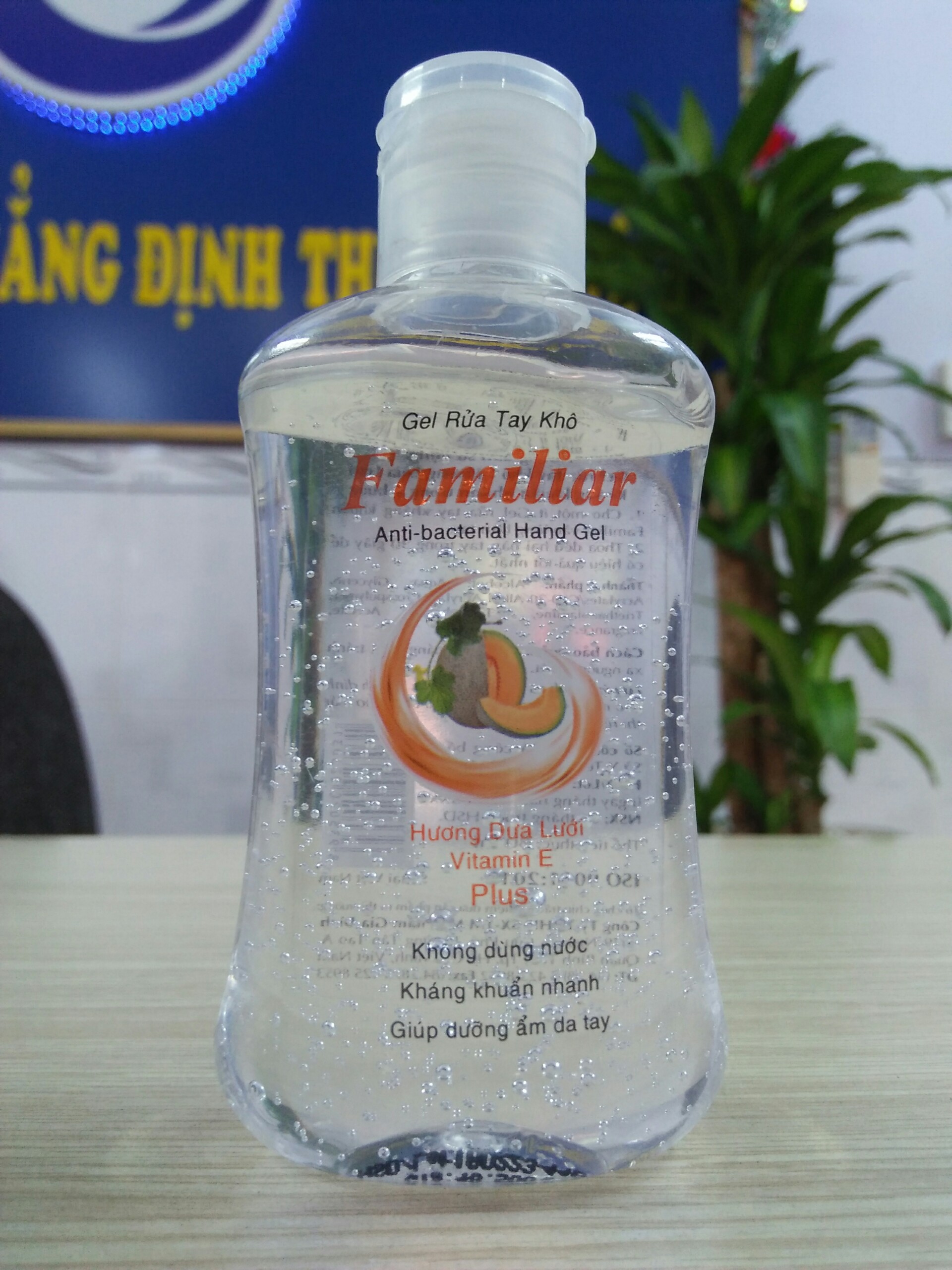 Chai gel rửa tay khô Familiar 80ml