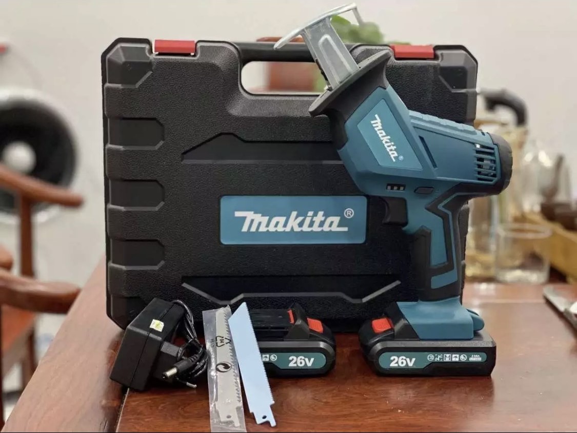 Máy cưa kiếm Makita 26v 2 pin tặng kèm lưỡi
