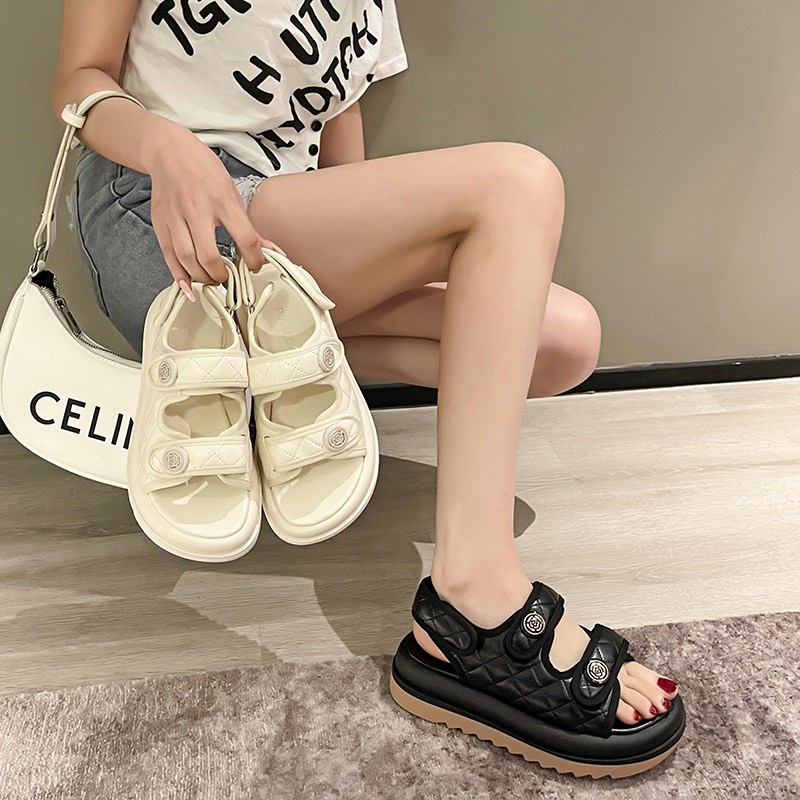 Giày sandan đế bánh mì sang chảnh