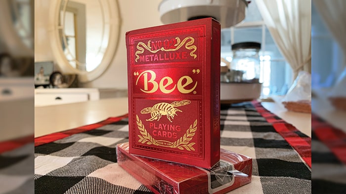 [HCM]Bài Mỹ ảo thuật cao cấp Bicycle USA: Bee Red MetalLuxe Playing Cards by US Playing Card