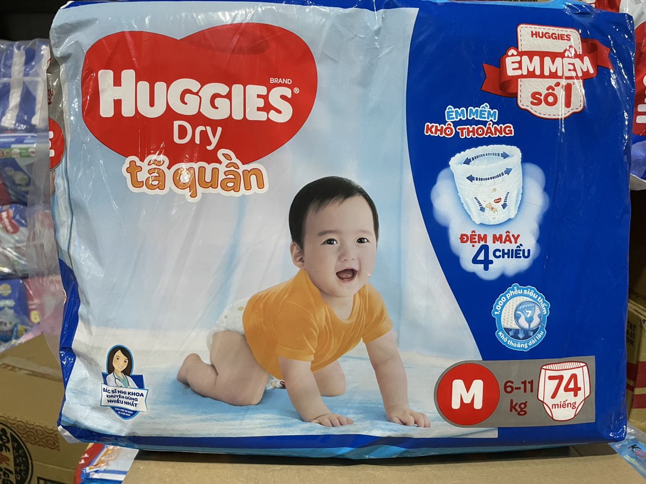 Tã quần huggies cỡ m 74 miếng , date t3/24