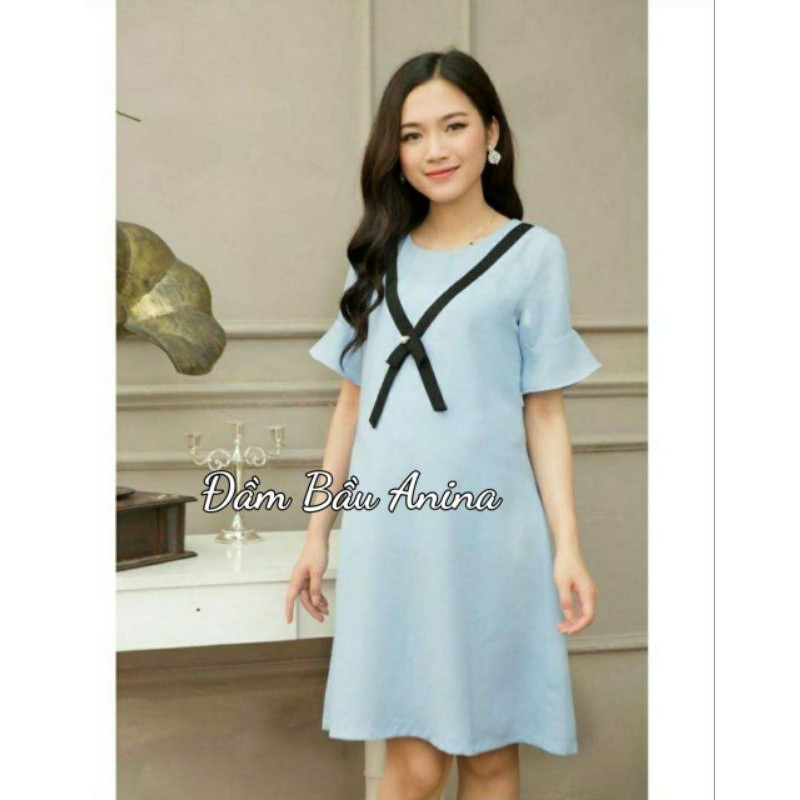 Váy bầu thiết kế viền cổ X đen