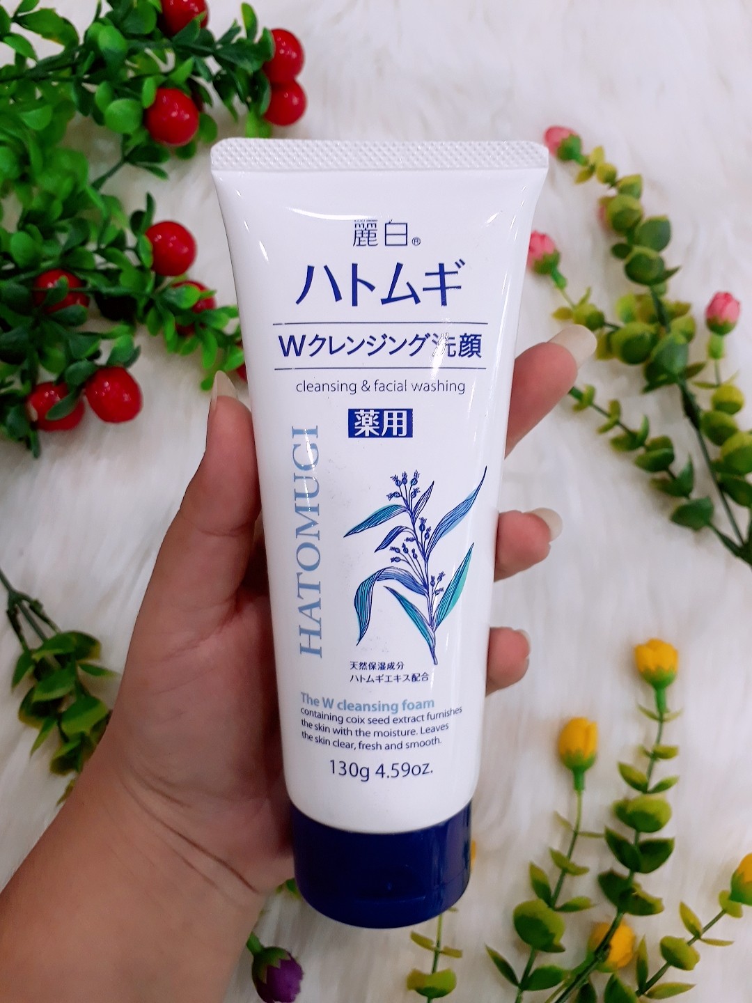 Sữa rửa mặt Hatomugi Naturie hạt ý dĩ 130g Nhật Bản