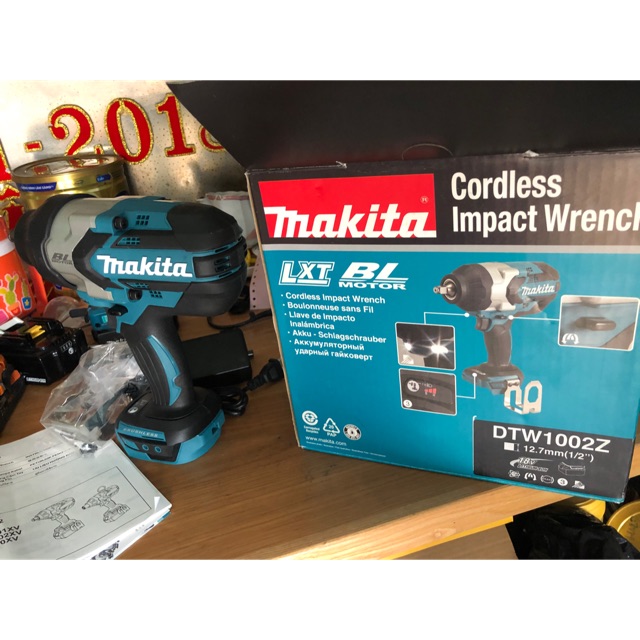 Bộ siết bulon dùng pin 18 v makita dtw1002 z