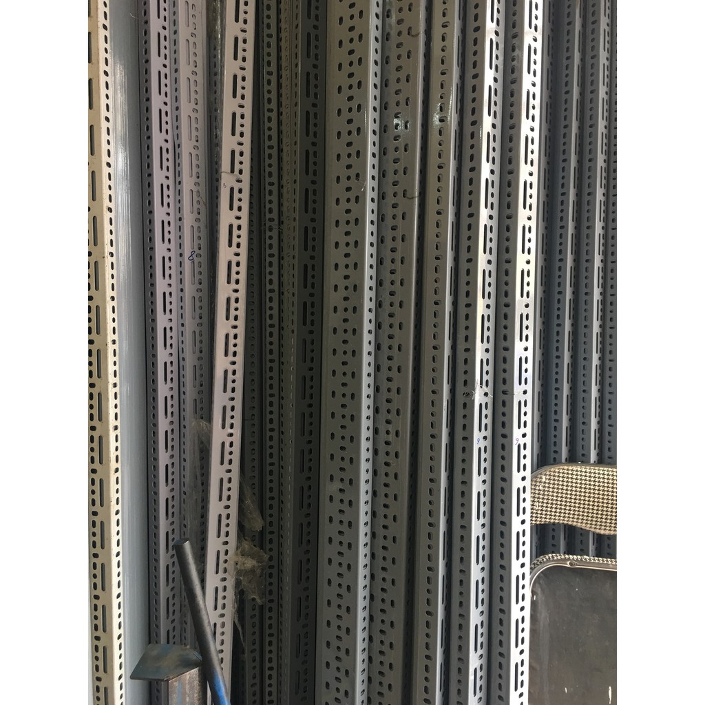 Thanh sắt v lỗ đa năng v3x5cm dài 150cm