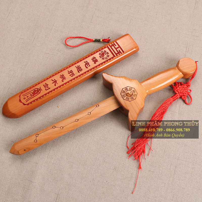Kiếm gỗ đào tự nhiên - kiếm thất tinh 28cm