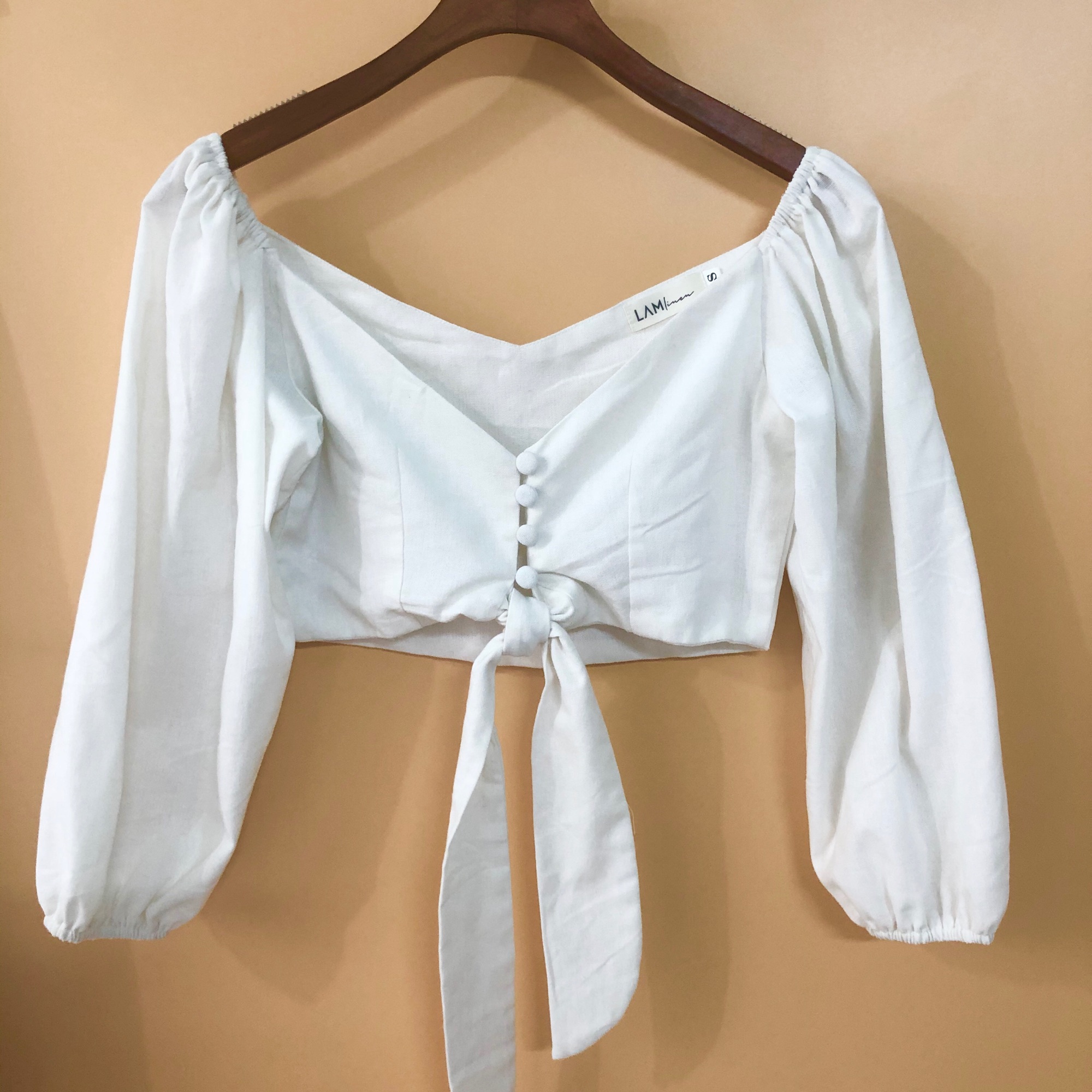 Áo  croptop trễ vai tay phồng, vải Linen
