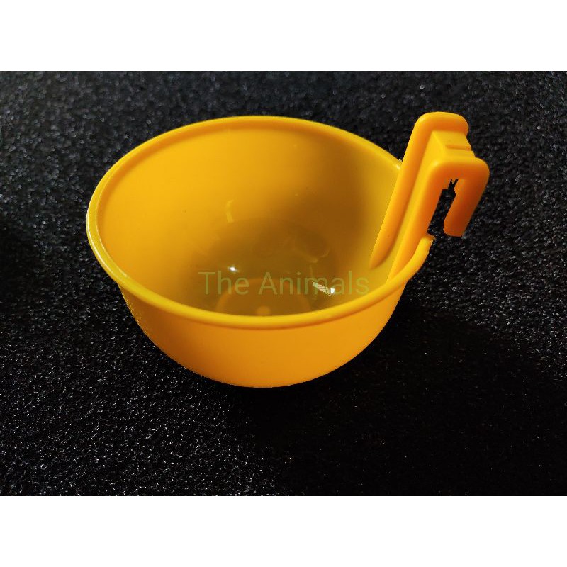 [HCM]Gáo nhựa đựng thức ăn nước uống cho gà chim vịt... - Máng nhựa