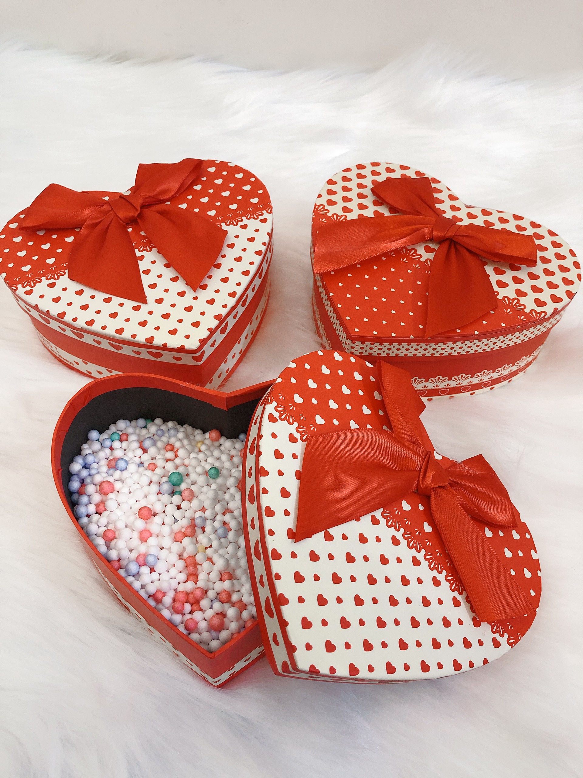 SET HỘP QUÀ TRÁI TIM KÈM XỐP XINH XẮN - Đường kính 18.5cm
