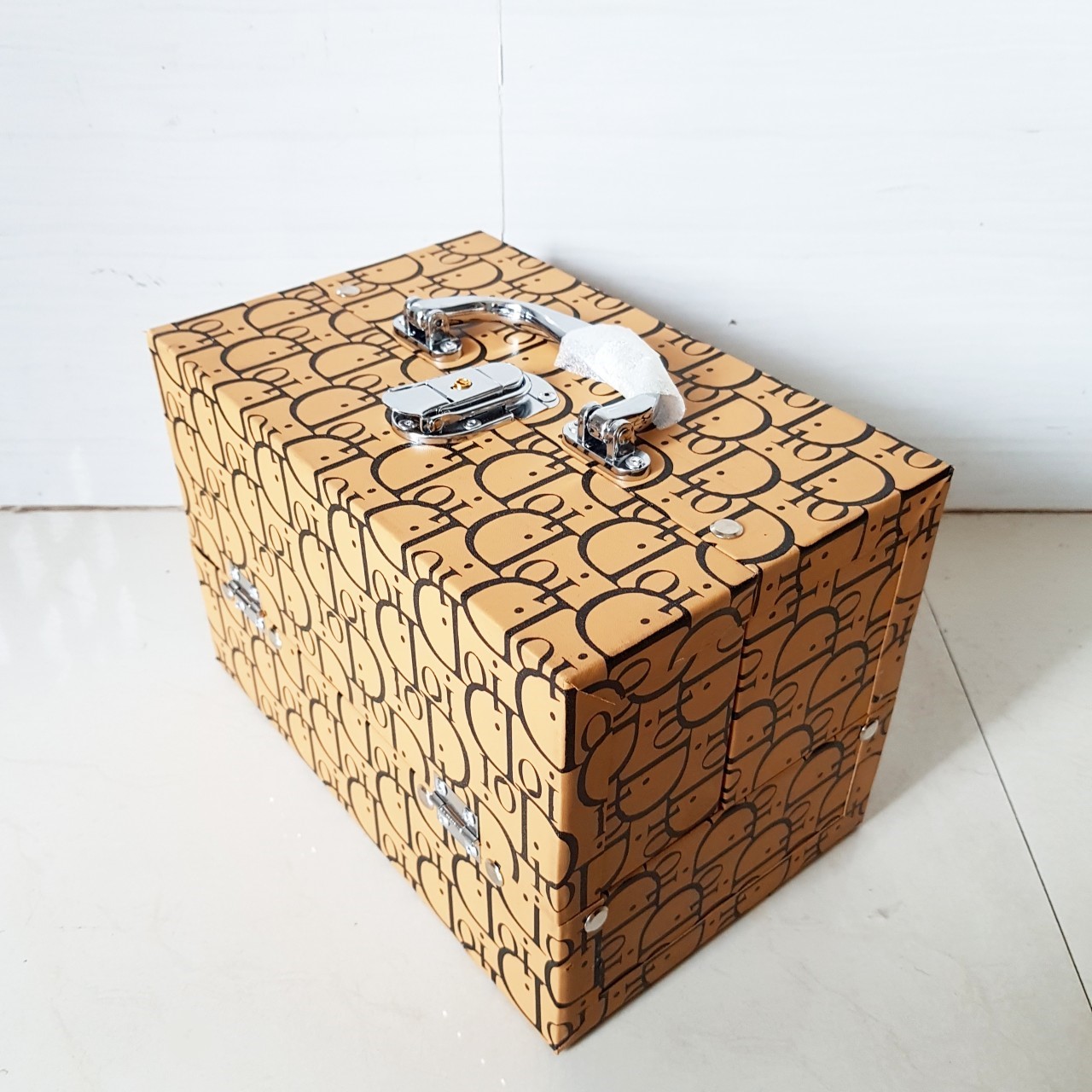 Rẻ vô đối- Cốp đựng mỹ phẩm chuyên nghiệp Hana