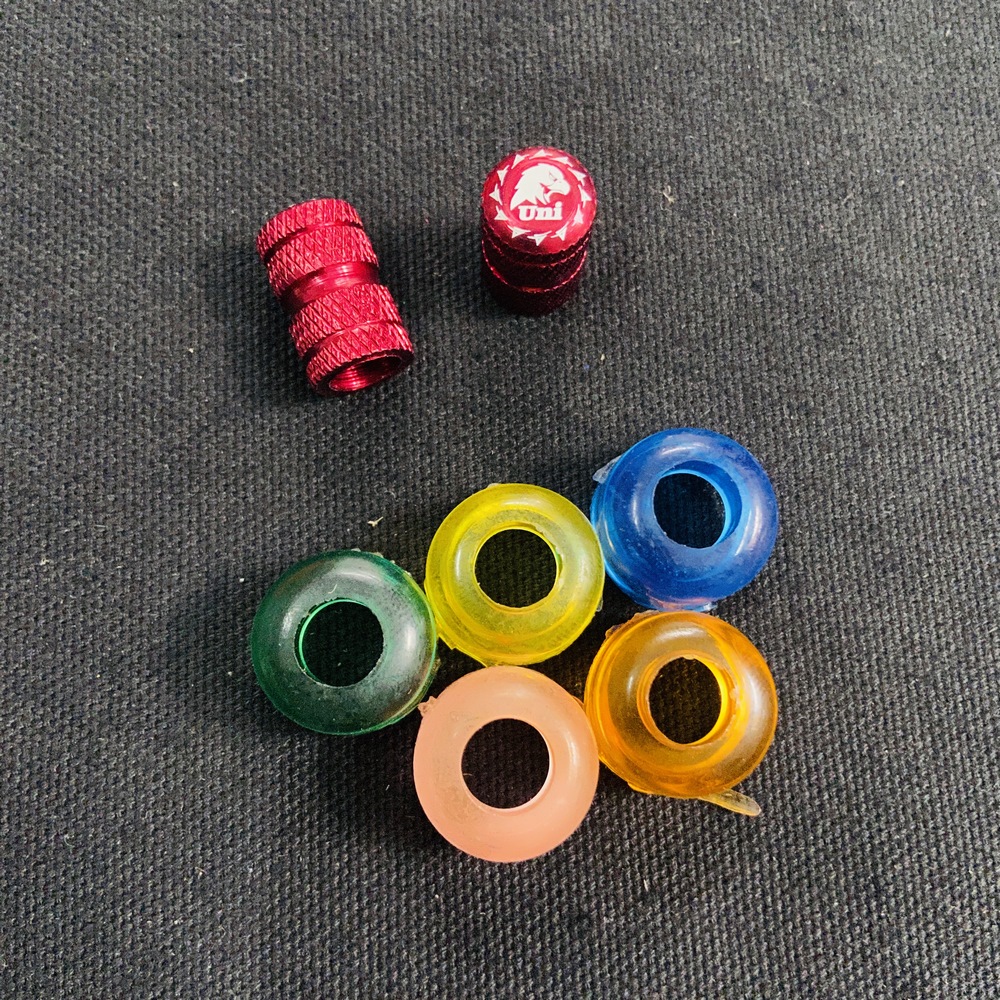 [TẶNG CAO SU VAN VÒI] Cặp van vòi xe máy nhôm CNC mẫu mã trẻ trung độc đáo gắn được tất cả các dòng xe hiện nay (màu ĐỎ)