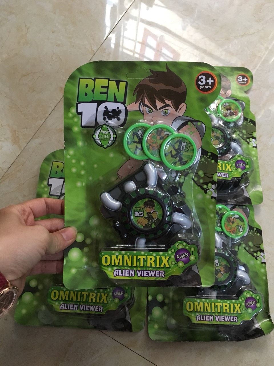 1 vỉ đồng hồ đồ chơi Ben 10 bắn đĩa