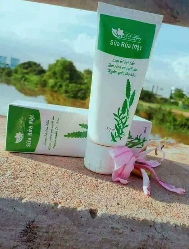 [CHÍNH HÃNG ] Sữa rửa mặt Linh Hương làm sạch bụi bẩn ,kiềm dầu bã nhờn , dưỡng trắng và ngăn ngừa mụn lọ 60ml