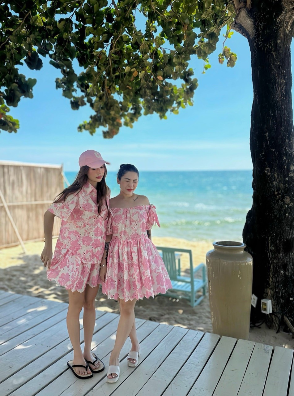 Renbytee - quần short ren hồng