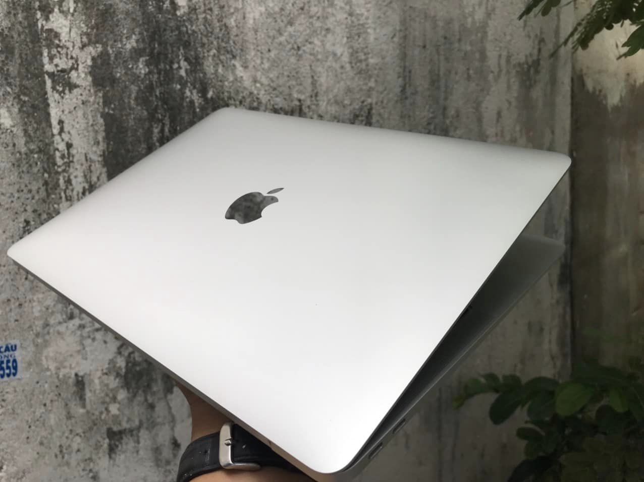 Máy tính cũ macboook,, rentina 2018 13in core i5 /ram 16gb/ssd 256gb
