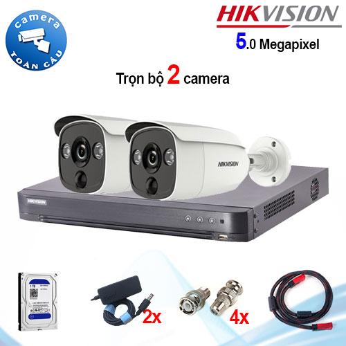 Trọn bộ 2 camera hikvision ds-2ce12h0t-pirl + đầu ghi 4 kênh ds-7204huhi-k1