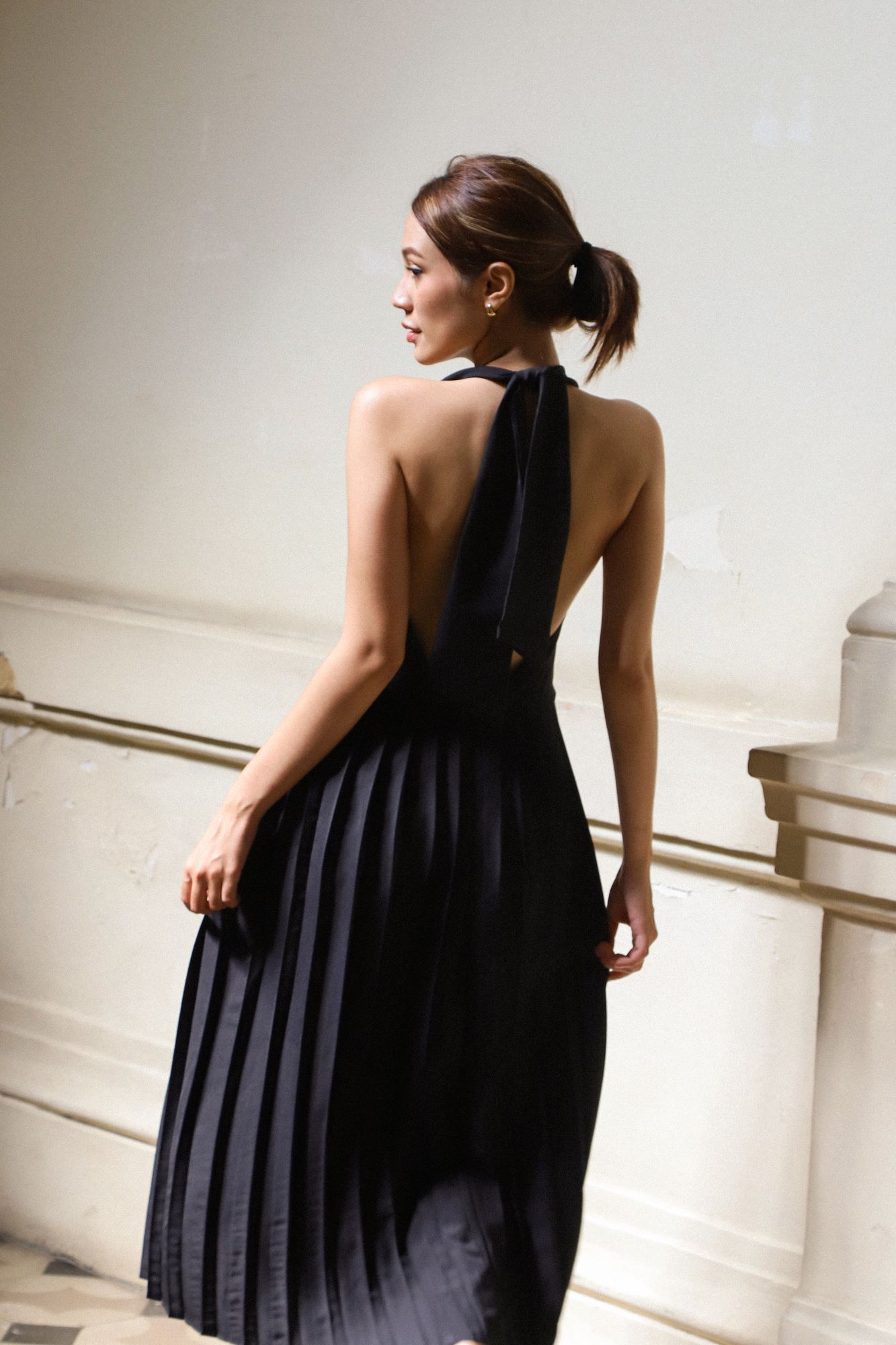 Aoem studios - black cut dress - đầm hở lưng quyến rũ