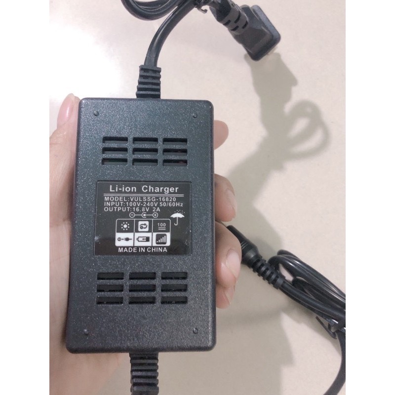 Sạc 4s 16.8v 2a loại tốt tự ngắt khi đầy