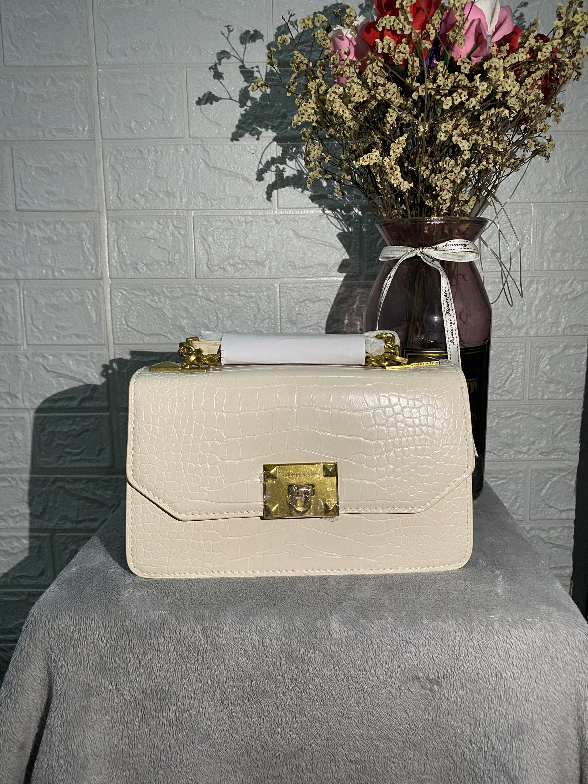 Túi xách nữ túi đeo chéo đeo vai charles & keith da rắn size 23cm atastore.bag