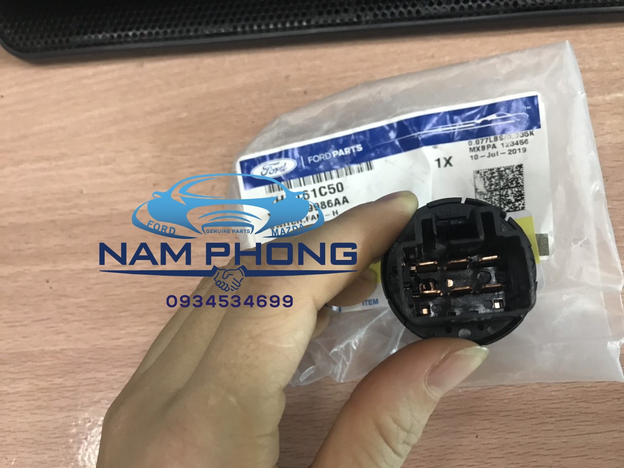 Công tắc điều khiển quạt gió ranger everest 01-05 - uh7161c50