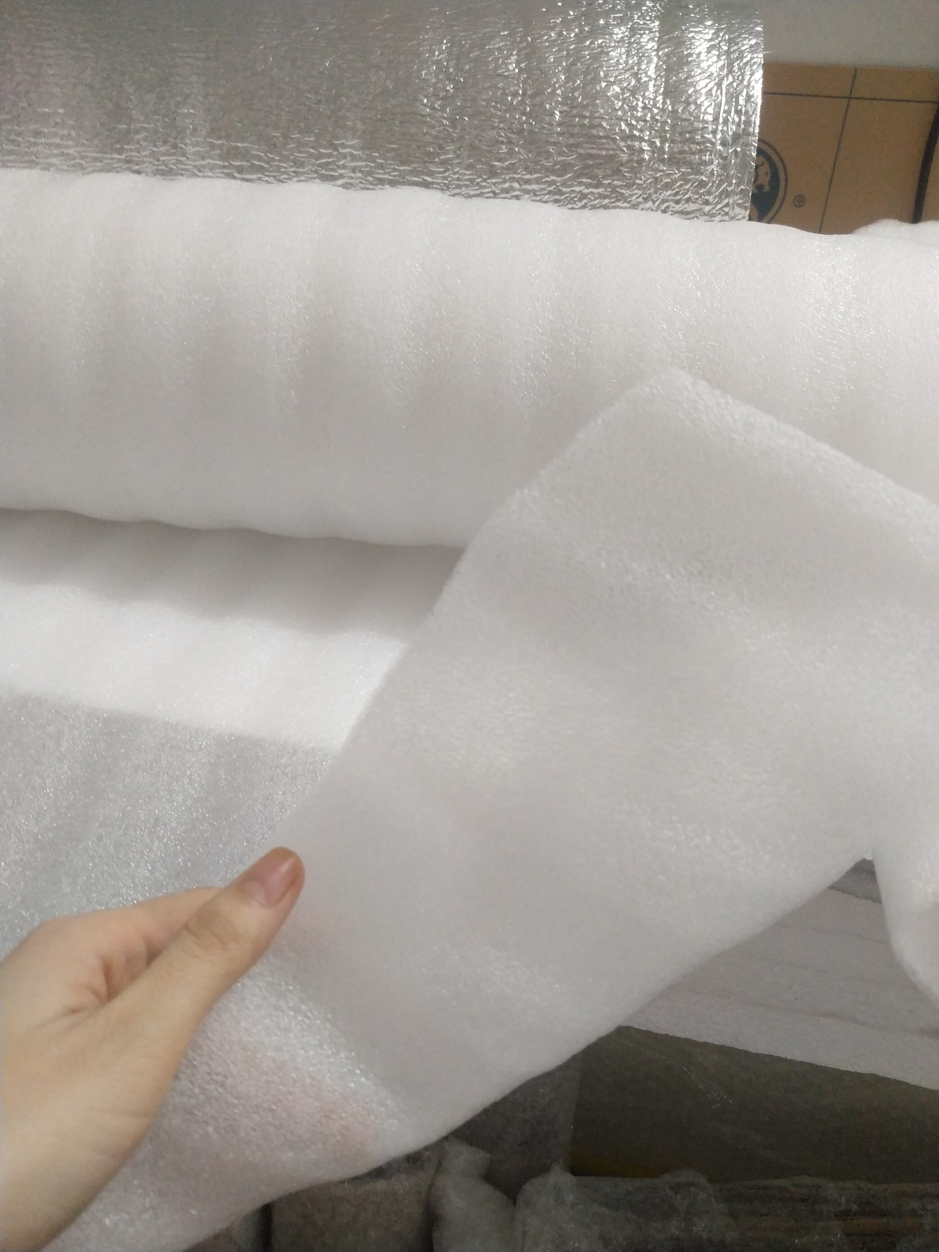 Xốp foam - Mút xốp PE Foam dày 2mm/ 3mm x dài 10m x rộng 1m _ Bọc hàng, chèn lót hàng hóa, lót sàn gỗ công nghiệp...