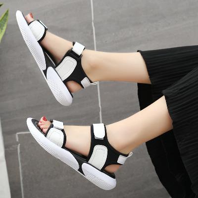 Sandal quai ngang