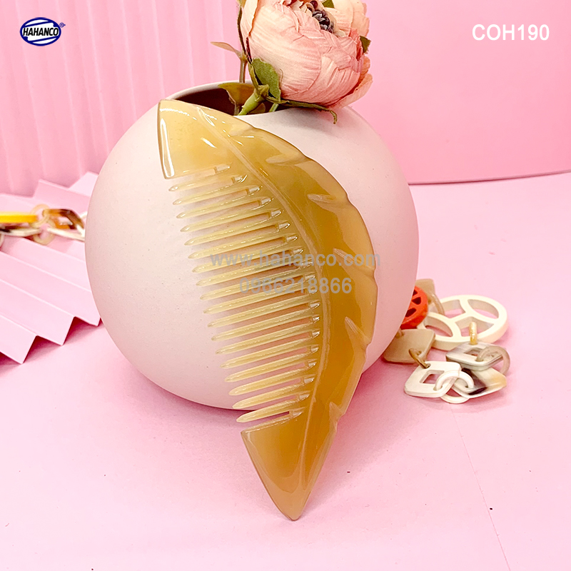 Lược sừng xuất khẩu - Lược sừng cao cấp hình chiếc lá mini, size 11cm- nhỏ gọn tiện lợi - HAHANCO