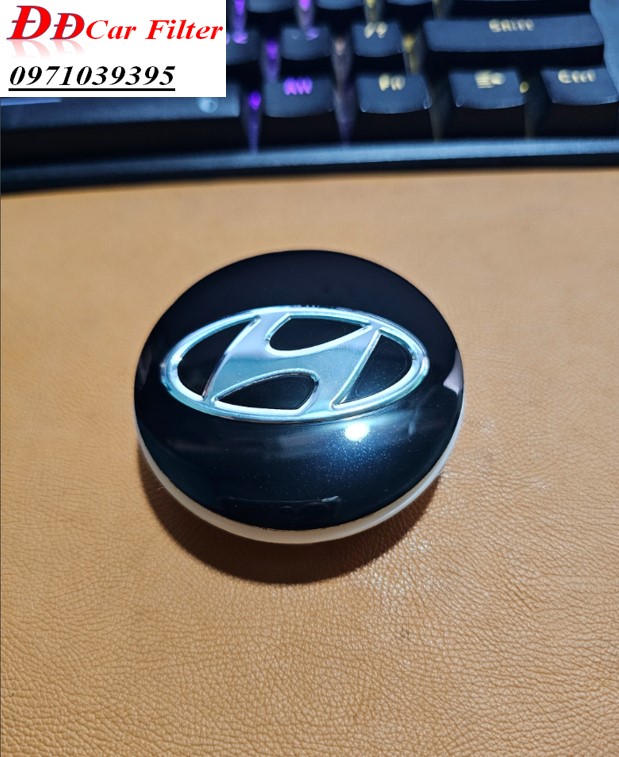 Logo chụp mâm, ốp lazang bánh xe Hyundai I10, Elantra, Tucson, Santafe, Sonata, Avante, Accent - Đường kính: 57mm