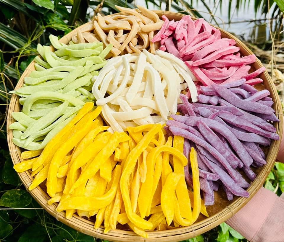 Mứt dừa non nhà làm dạng tròn mềm dẻo,siêu ít ngọt, thơm ngon