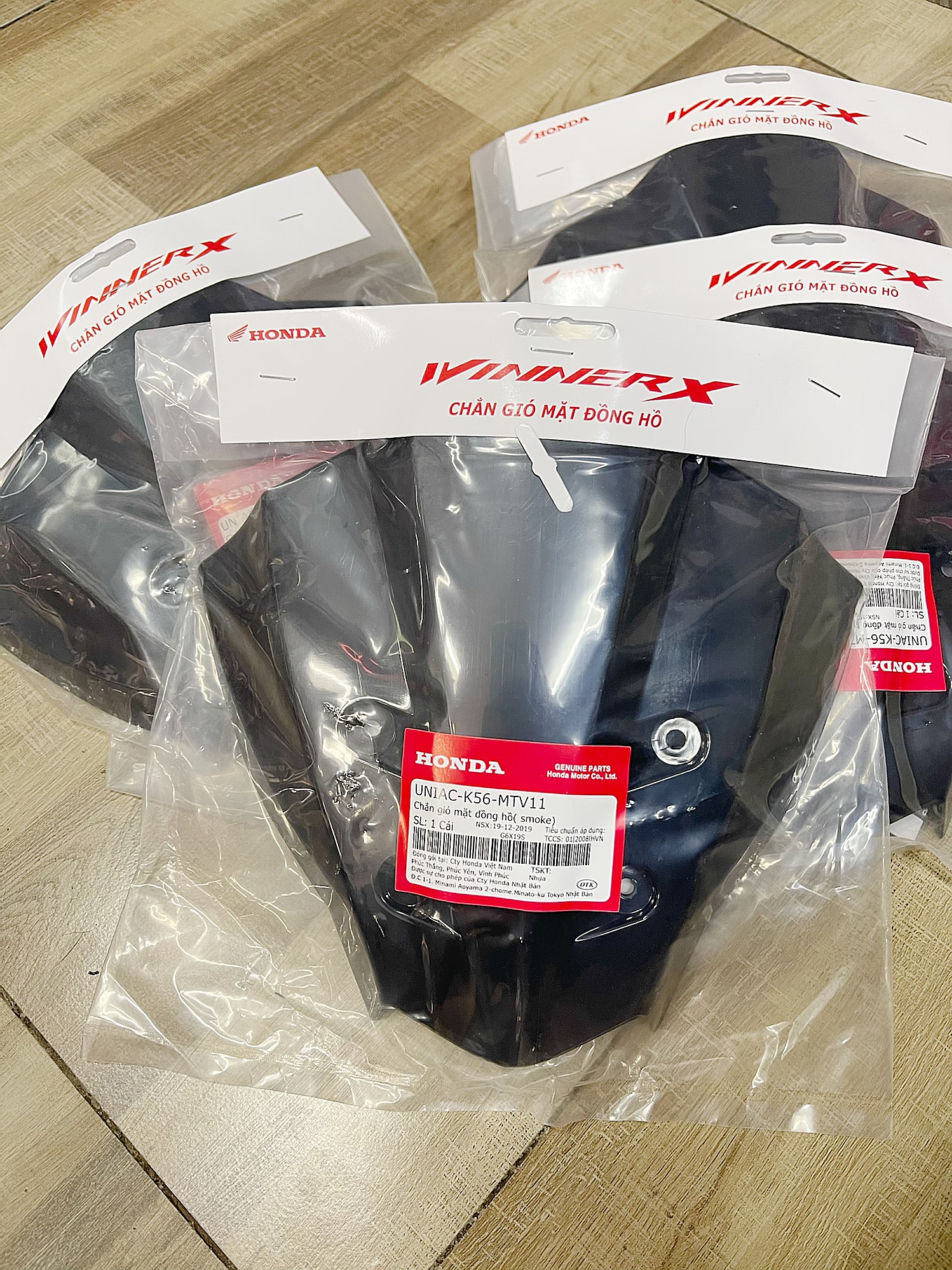 Chắn gió mặt đồng hồ Winner X zin