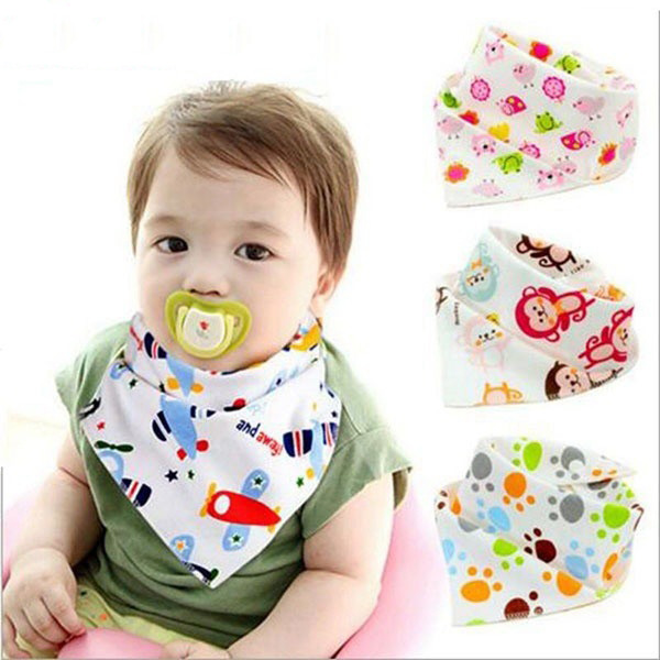 Khăn tam giác cotton 2 nút bấm giữ ấm cổ cho bé