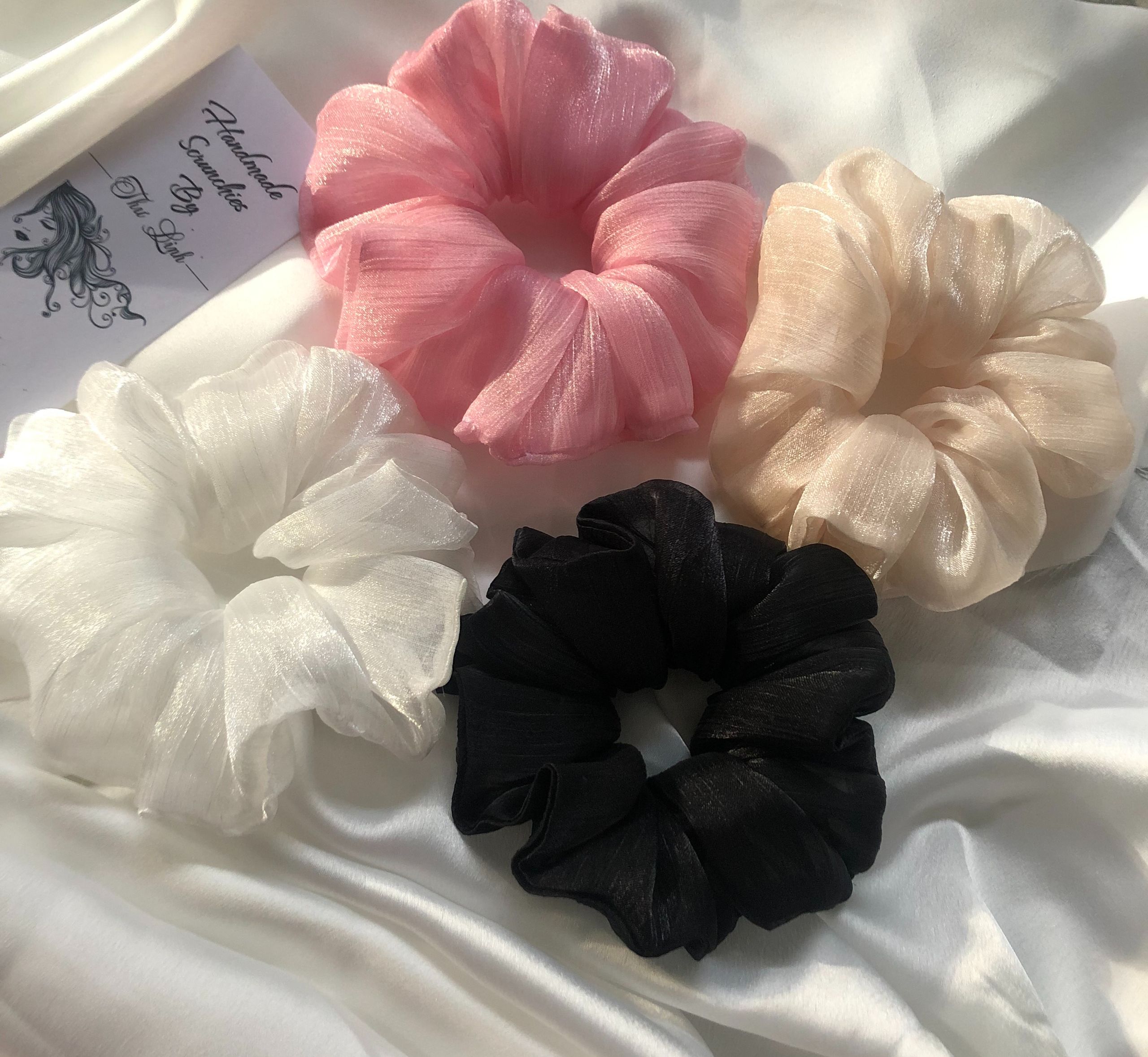 Dây buộc tóc, cột tóc vải Scrunchies lụa óng cao cấp, hàng thiết kế đẹp