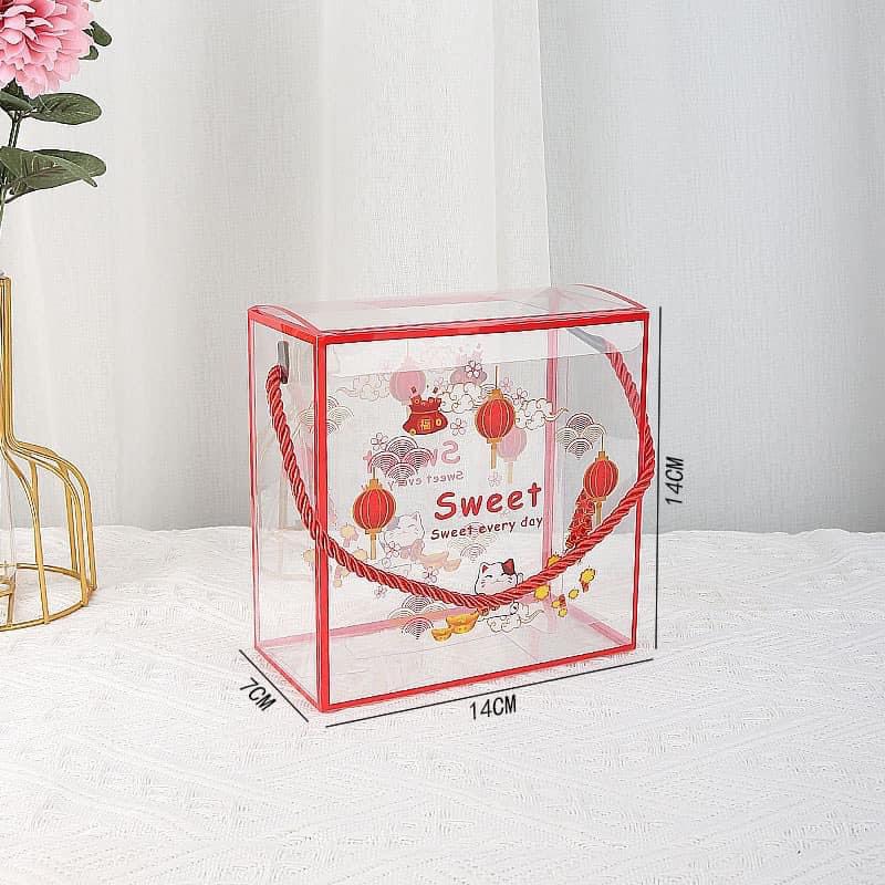 Túi xách mica đựng bánh kẹo viền đỏ