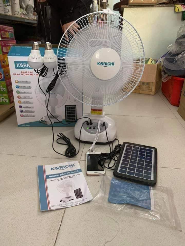 Quạt tích điện- Sạc pin năng lượng mặt trời, tặng pin,cổng usb sạc điện thoại Korichi KRC 6300