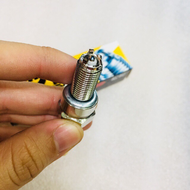 Bugi 3 Chấu Chân Dài Matsuwa Nhật cho Exciter, Winner, Sonic, Vario Mã B6TJC