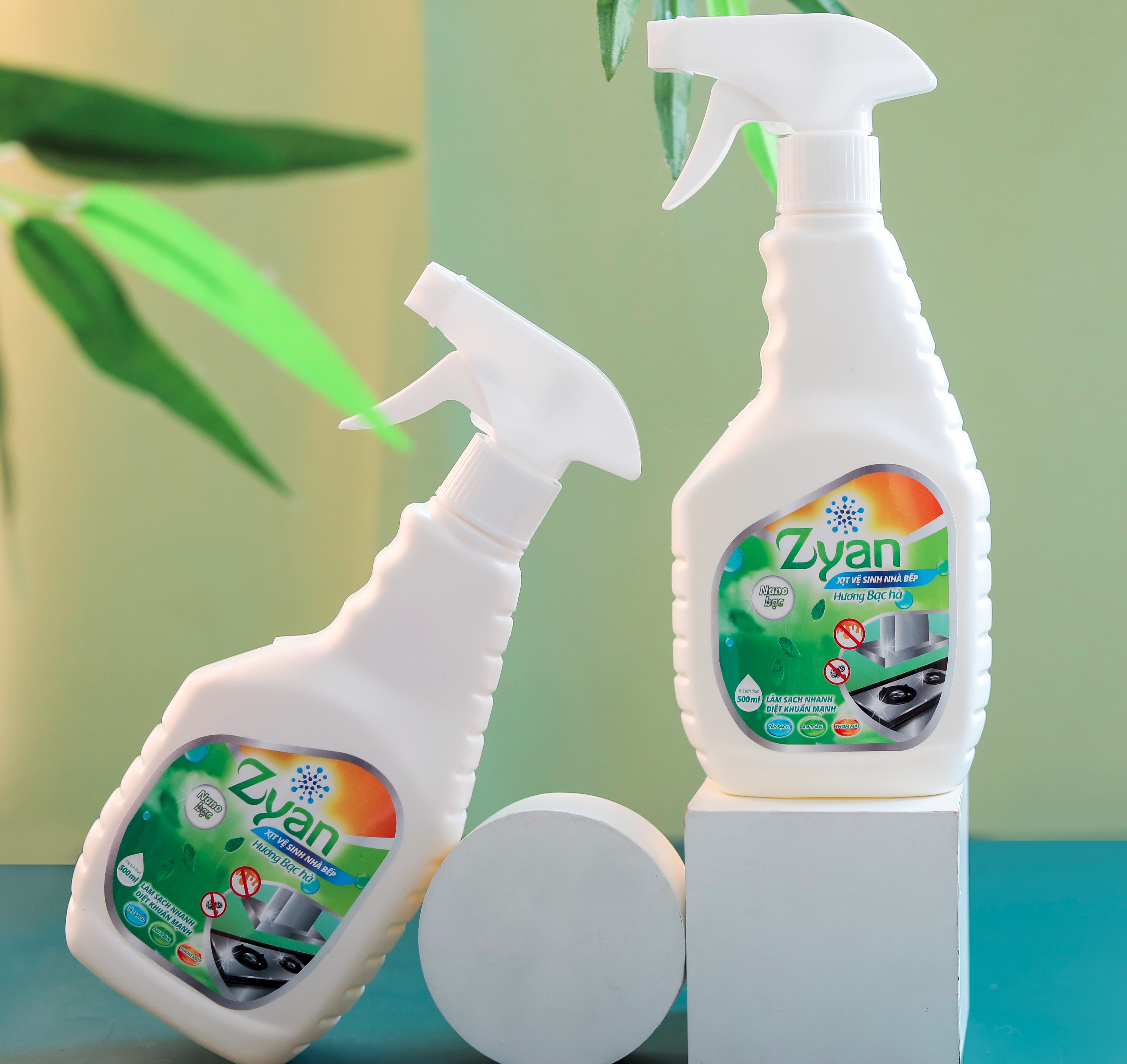 Xịt Vệ Sinh Nhà Bếp Nano Bạc Diệt Khuẩn Zyan 500ml - Hương Bạc Hà