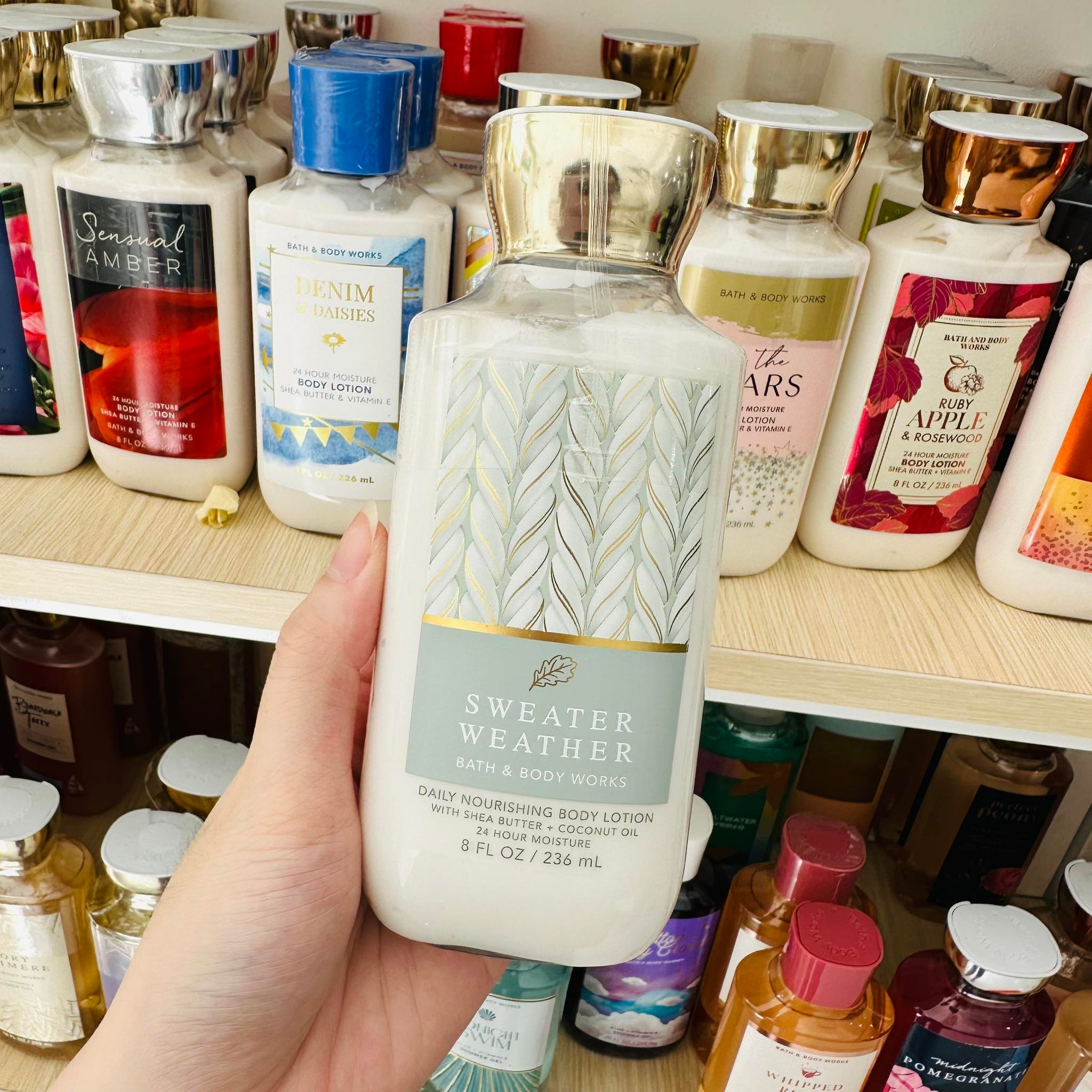[SaigonScent] Sữa dưỡng thể Bath & Body Works Body Lotion SWEATER WEATHER 236mL