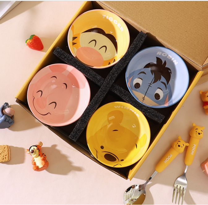 Bộ 4 chén Disney Winnie the Pooh bốn màu dể thương -Set of 4 cute four-color Disney Winnie the Pooh bowls