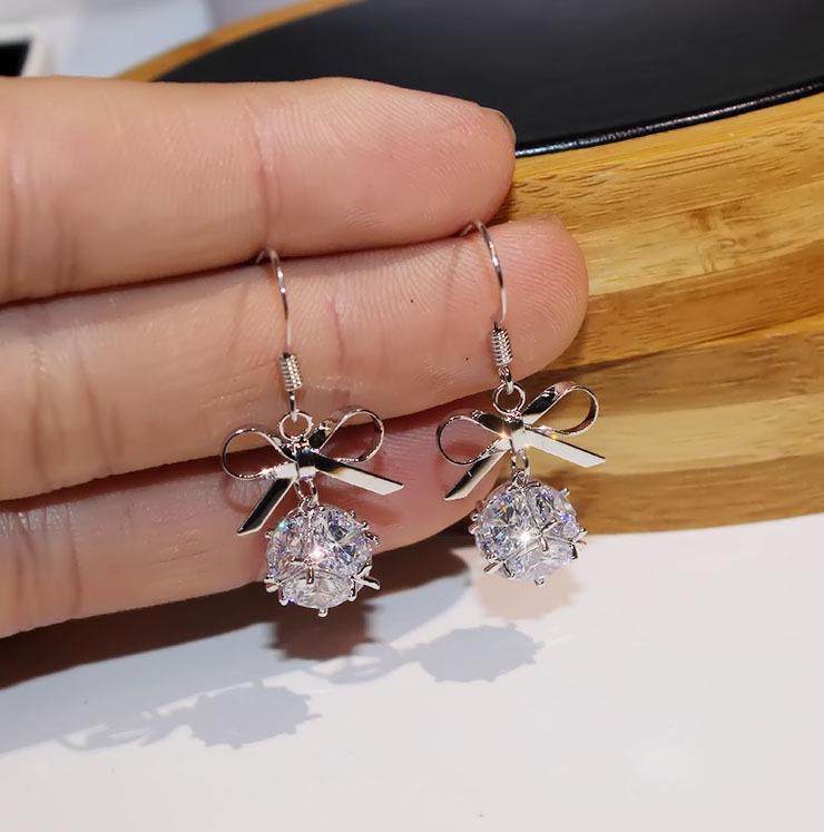 Khuyên tai thời trang SKT83