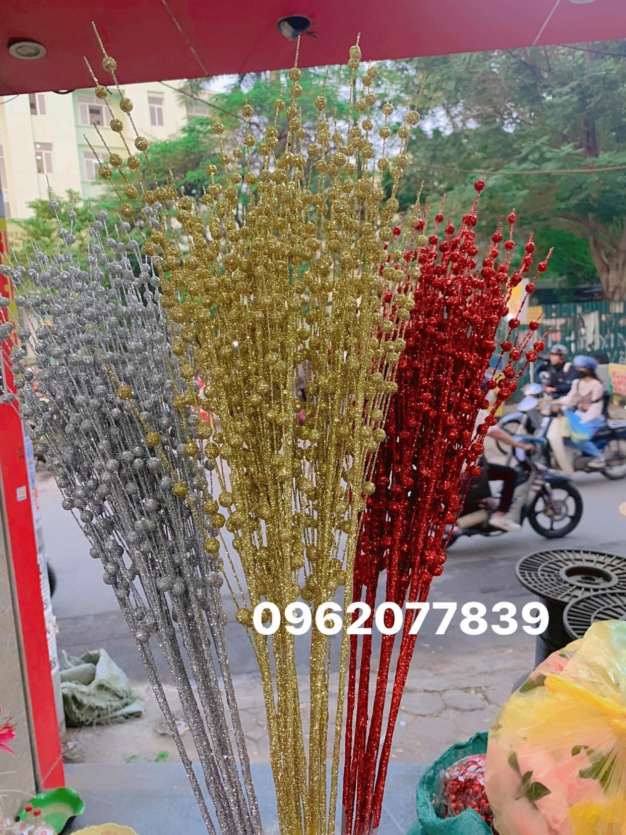Cành châu xoè trang trí tráp oản tháp bánh ngày lễ tết sang trọng