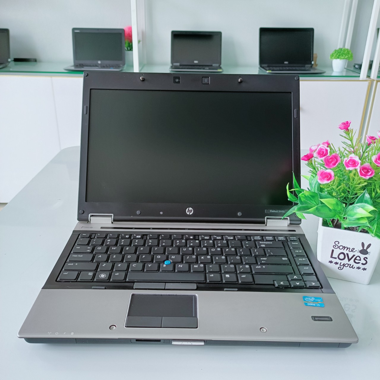 Laptop hp 8440p i5/4g/320hdd - hàng nhập xịn