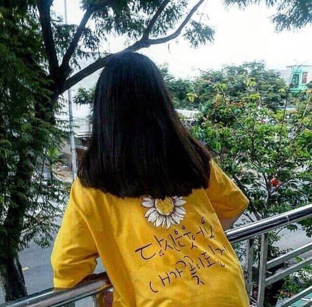 Áo thun nữ form rộng tay lỡ hoa cúc hàn quốc emmy ao nu 10004