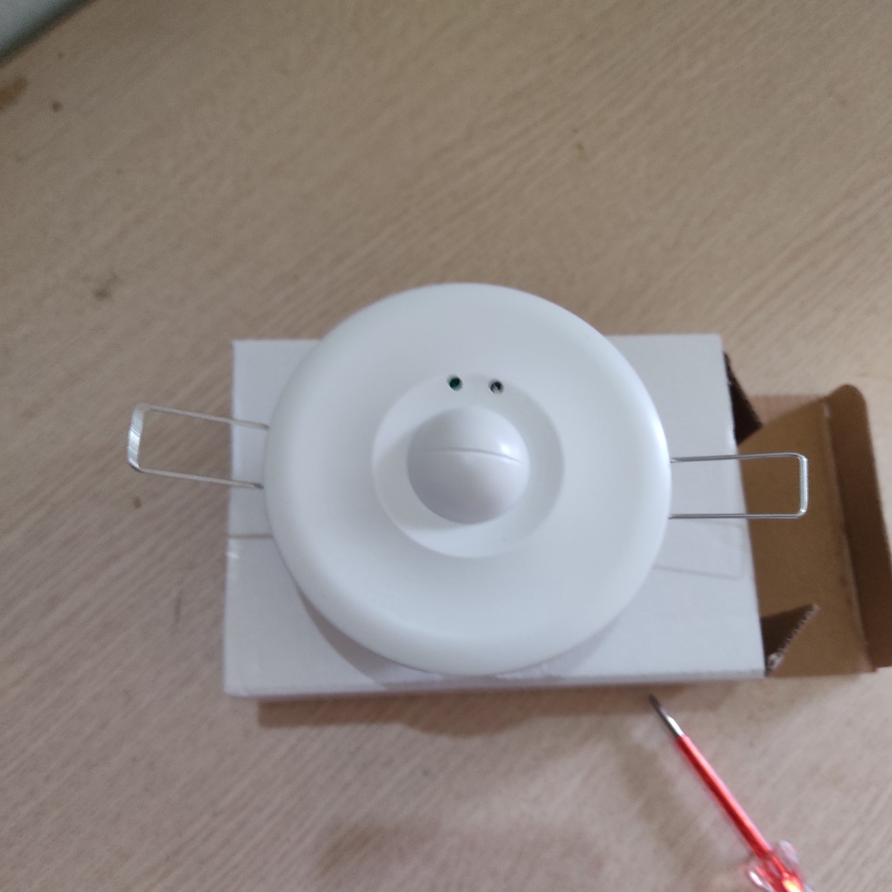 Công tắc cảm biến chuyển động radar âm trần BC09
