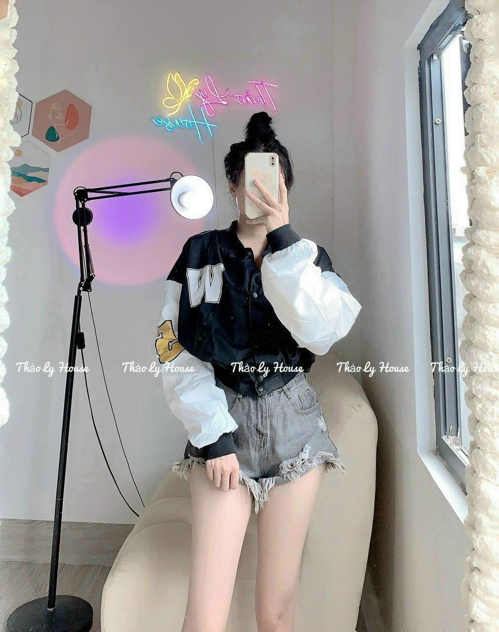 Áo Khoác Dù Form Lửng Kiểu Croptop in Logo Chữ W Kèm Số 5 Cánh Tay Siêu Hot. TP