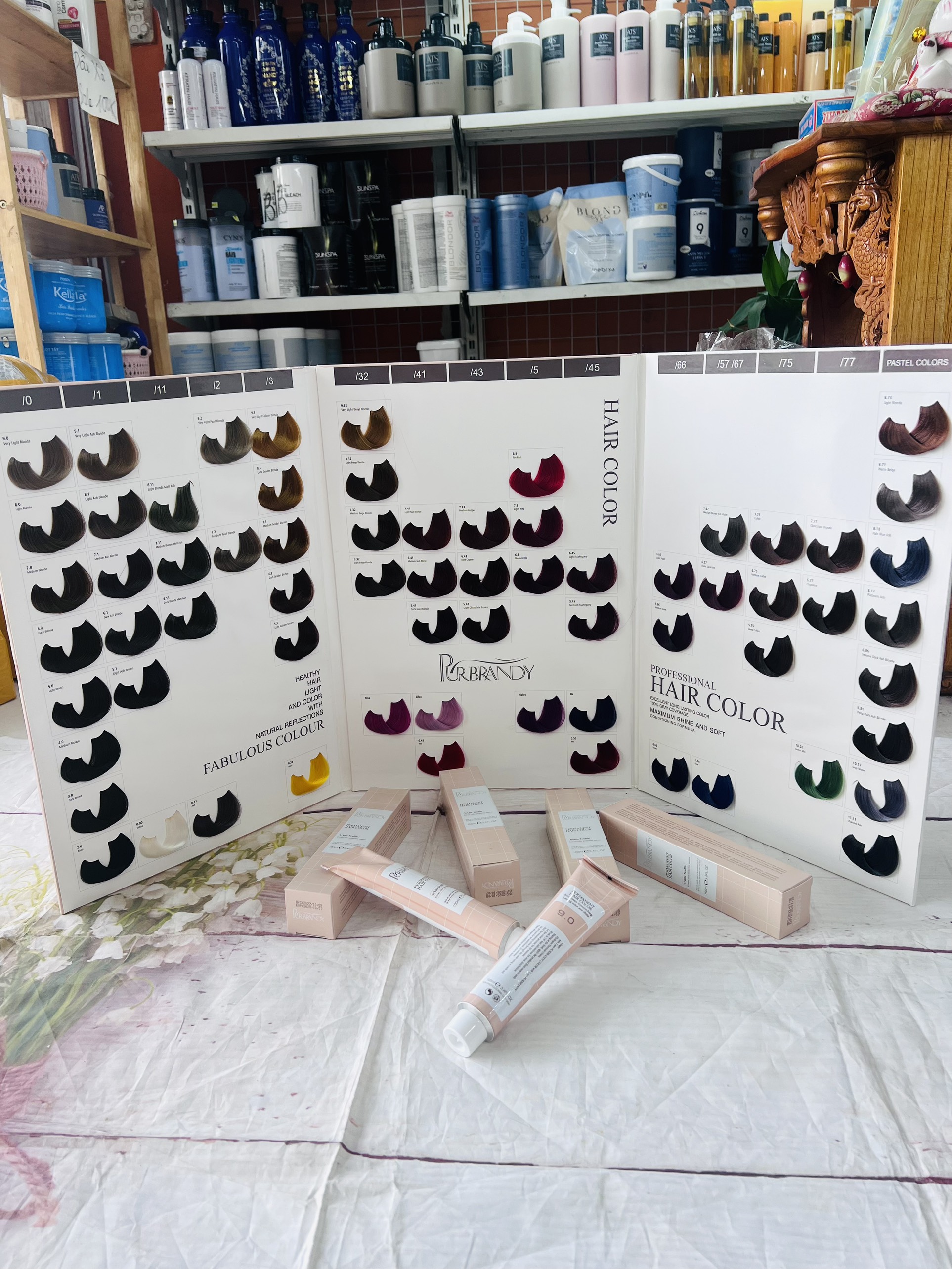 kem màu nhuộm tóc phủ bạc cân bằng Brandy 100ml dành cho thợ tóc ( mua 50 tuýp KM bảng màu ,không kèm oxy,không sử dụng tại nhà )